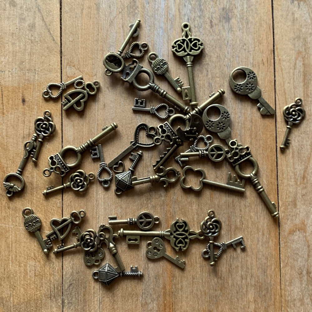 Assorted Skeleton Key Charms